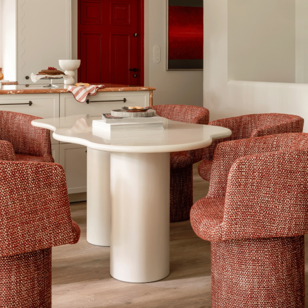 Dizainas be pavadinimo Valgomojo stalas Den